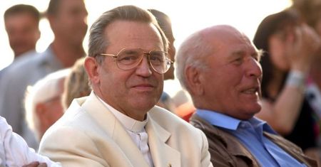 Była pomocnica księdza Jankowskiego go broni: "Ludzie sobie dopowiadają. DLA MNIE TO BZDURY!"