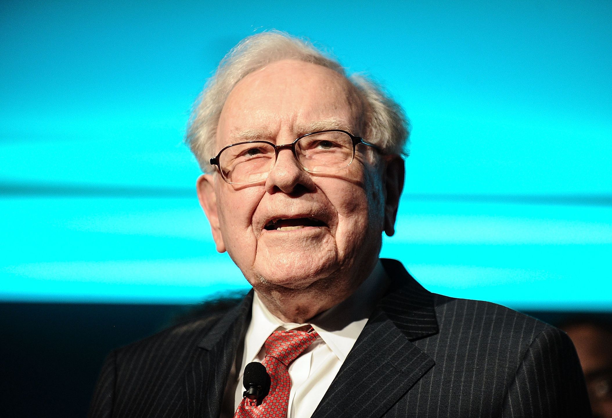 Forbes Media Centennial CelebrationNEW YORK, NY - SEPTEMBER 19:  Philanthropist Warren Buffett is joined onstage by 24 other philanthropist and influential business people featured on the Forbes list of 100 Greatest Business Minds during the Forbes Media Centennial Celebration at Pier 60 on September 19, 2017 in New York City.  (Photo by Daniel Zuchnik/WireImage)Daniel Zuchnik