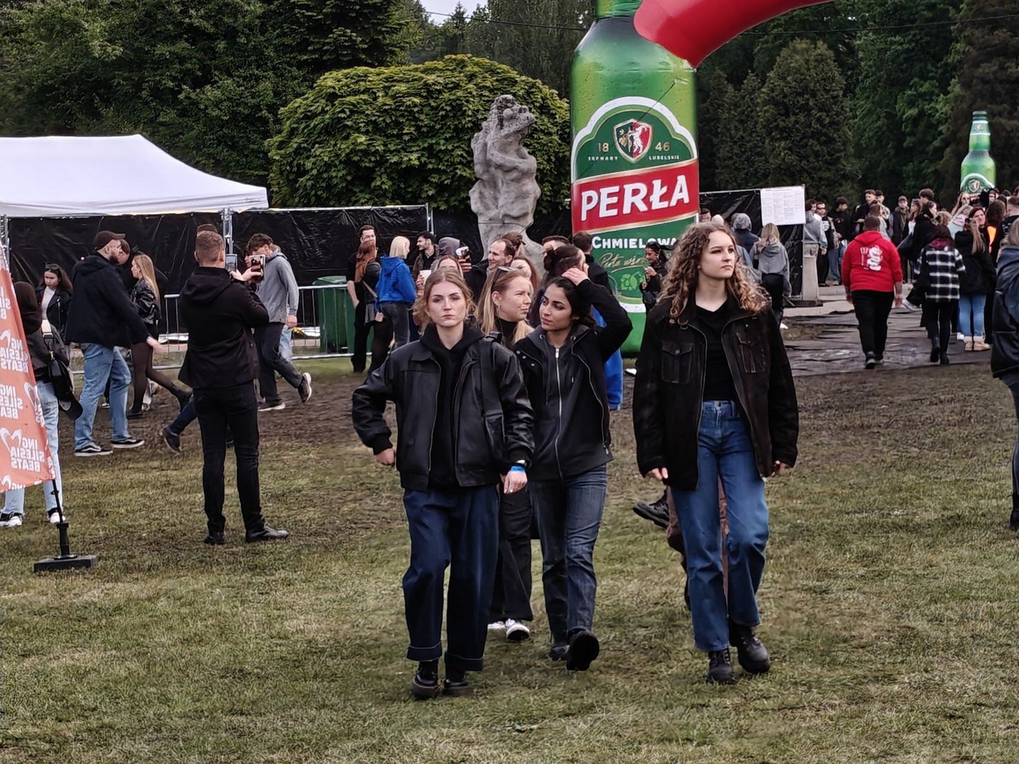 Zobacz jak bawili się studenci w piątkowy wieczór. Kliknij strzałkę, aby przejść do następnych zdjęć -&gt;