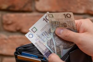 Chciała pomnożyć oszczędności, straciła 164 tys. zł. Oszuści wykorzystali ją po raz drugi