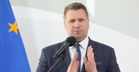 Nauka zdalna może wrócić. "Rząd szykuje się na kryzys"