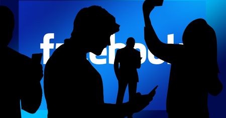 Facebook w wersji na Androida wreszcie doczeka się ciemnego motywu