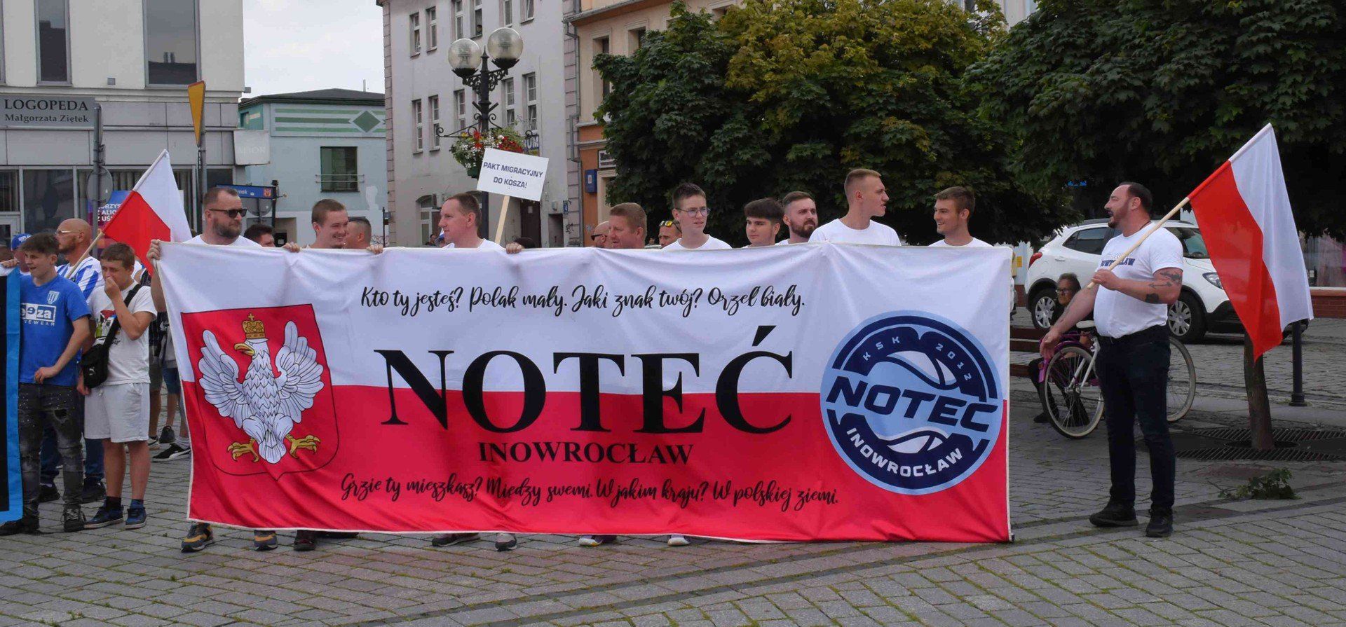 Protest przeciw nielegalnej imigracji na Rynku w Inowrocławiu