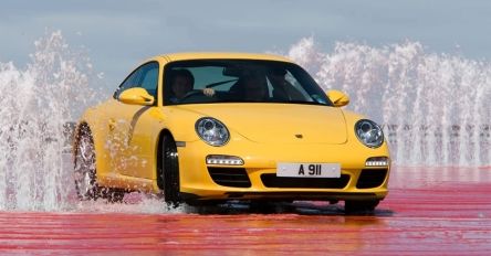 Nowa szkoła jazdy Porsche obok Silverstone