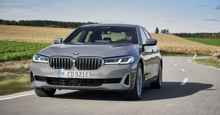 BMW 320e i 520e dla oszczędnych. Bazowe plug-iny dołączają do oferty