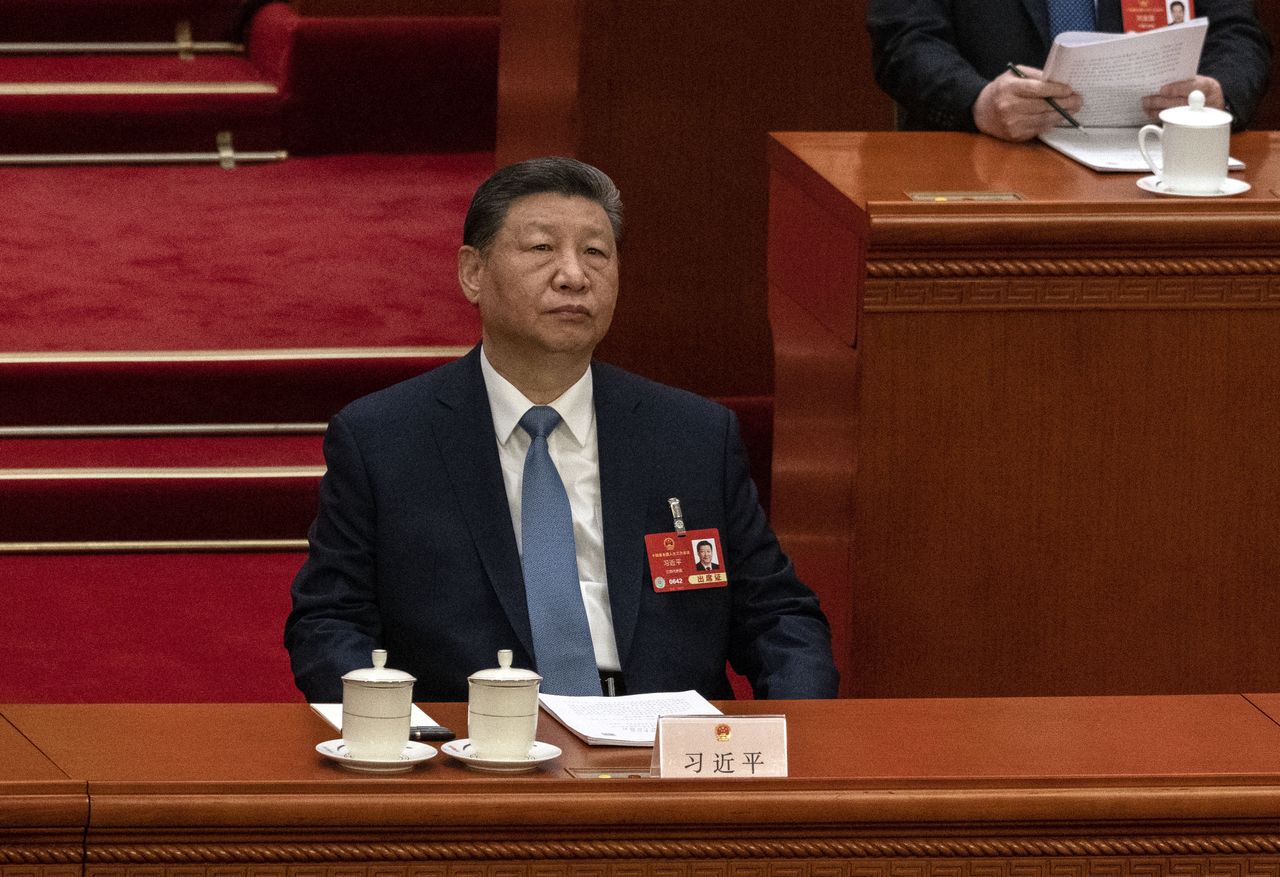 The Chinese economy is having issues. In the picture, the leader of that country, Xi Jinping.