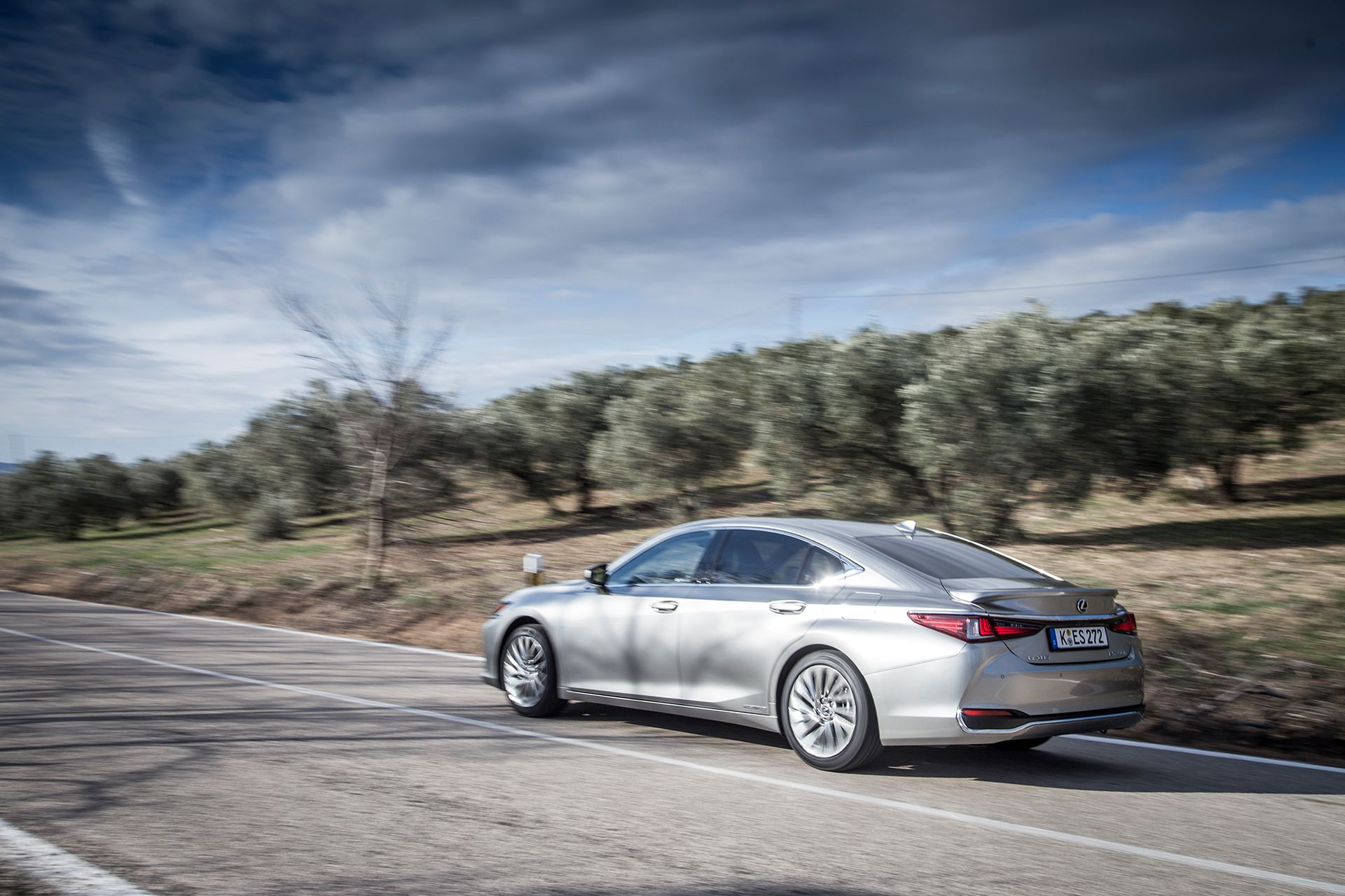 Lexus ES 300h (2019) (fot. Mateusz Żuchowski