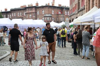 Katowice: Nikiszowiec pełen kolorów. Trwa Jarmark u Babci Anny