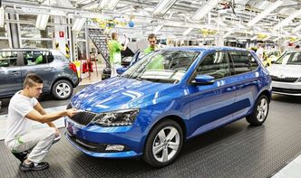 Praca w Czechach za 17 tys. zł z premią. Tak zarabia się w fabrykach Skody