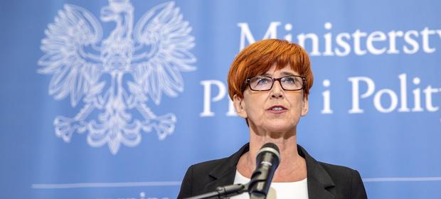 Elbieta Rafalska zaprzeczya medialnym doniesieniem w sprawie urlopw