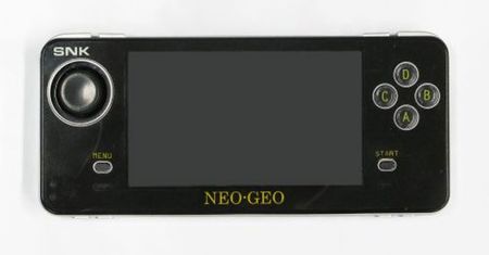 Neo-Geo wraca w formie przenośnej konsoli