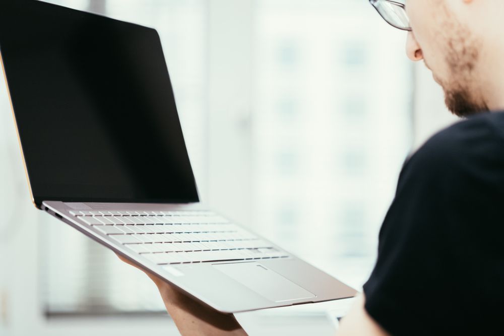 Laptop jest tak lekki, że prawie go nie czujesz