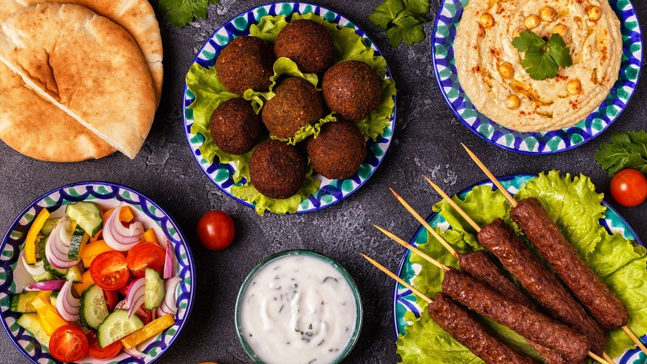 Kotlety z ciecierzycy są popularne na całym Bliskim Wschodzie