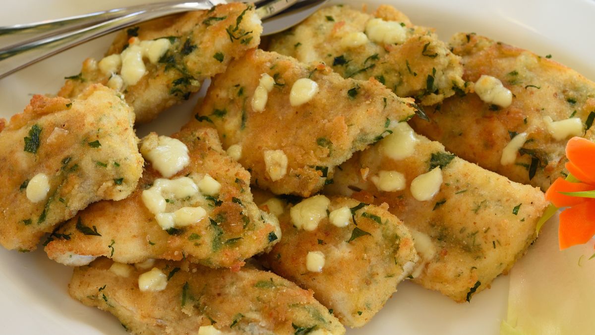 Ryba w ziołowej panierce poleca się na piątkowy obiad