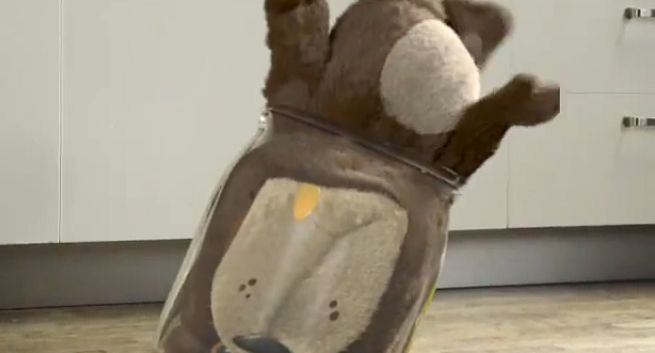 Plushak w słoiku reklamuje Plush na Kartę „bez konsekwencji” (wideo)