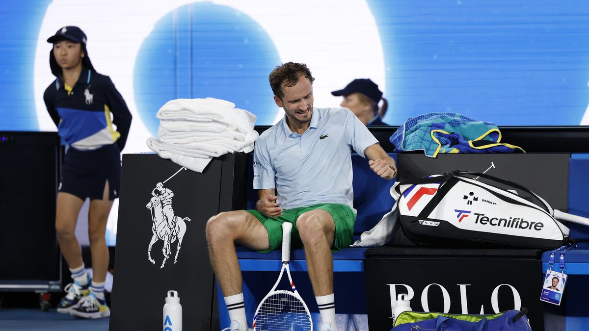 MELBOURNE, AUSTRALIA - JANUARY 16: Daniil Medvedev reacts as he punches his racket bag during a break in the Men's Singles Second Round match against Learner Tien of the United States during day five of the 2025 Australian Open at Melbourne Park on January 16, 2025 in Melbourne, Australia. (Photo by Daniel Pockett/Getty Images)