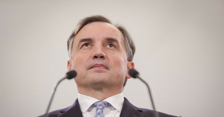Wpis Ziobry ze szpitala. Onkolog wskazuje na "patologię"