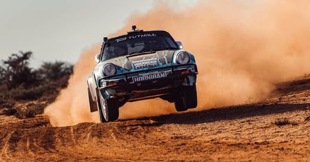 Porsche 911 Safari Kena Blocka było na sprzedaż. Można nim jeździć po drogach