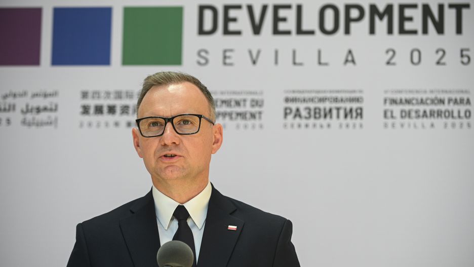 Andrzej Duda
Sewilla, Hiszpania, 30.06.2025. Prezydent RP Andrzej Duda podczas wypowiedzi dla medi�w w trakcie IV Mi�dzynarodowej Konferencji ONZ na rzecz Finansowania dla Rozwoju, 30 bm. w Sewilli. (sko) PAP/Marcin Obara
Marcin Obara
finansowanie, mi�dzynarodowa konferencja, organizacja narod�w zdjednoczonych, wizyta, zagraniczna