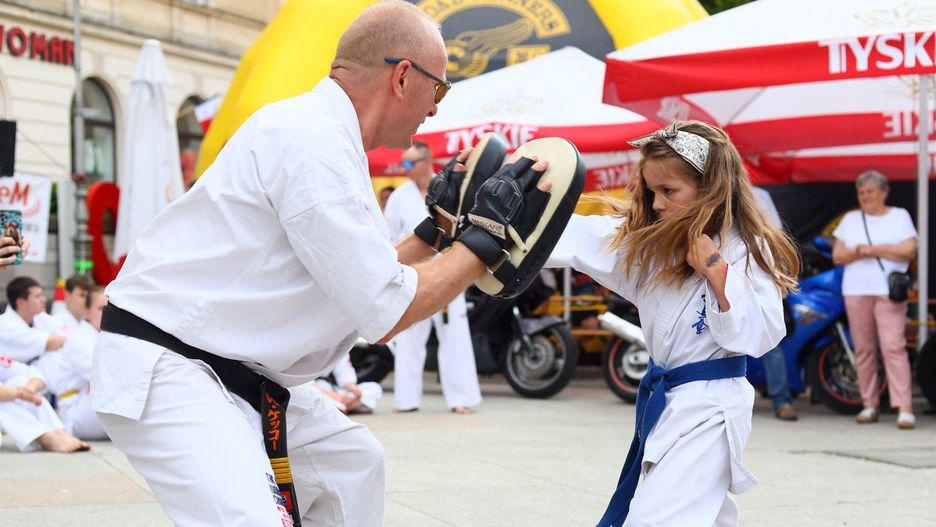 Pokazy Karate Kieleckiego Klubu Sportowego Karate braci Kęćko zgromadziły sporą widownię 