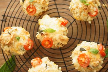 Po śniadaniu wielkanocnym wjeżdżają na przekąskę. Do obiadu nie zostaje ani jedna