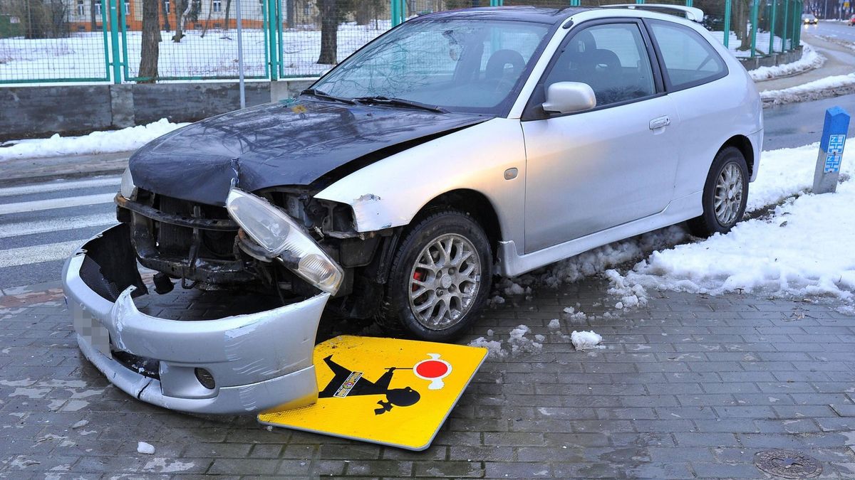 Nawet 2,5 tys. zł można stracić, rezygnując z dokładnego porównania ofert ubezpieczycieli po spowodowaniu szkody