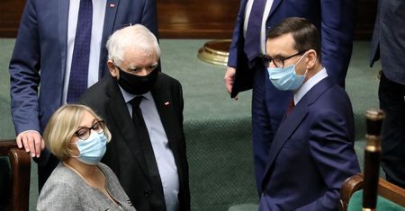 Prezes PiS szuka winnych w resorcie finansów. Twierdzi, że Polski Ład mógł zostać wykolejony celowo