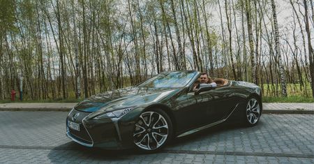 Test wideo: Lexus LC 500 Convertible - dla ludzi z Internetu