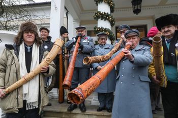 Ciechanowiec: Wielkie ligawki. Trwa międzynarodowy konkurs gry na instrumentach pasterskich