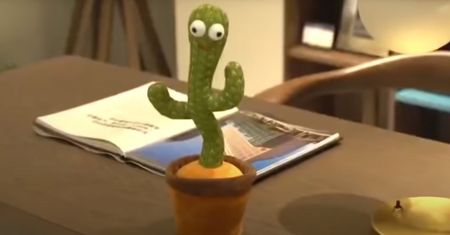 Reklamowali zabawkę jako "przyjazną dzieciom". Kaktus rapuje... o kokainie