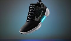 Buty Nike, które same się sznurują, trafią do sprzedaży w listopadzie (wideo)