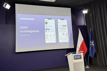 KRRiT wymaga wpisania do rejestru m.in. przynoszących ponad 1500