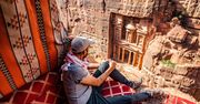 Skalne miasto Petra. Ukryte na pustyni schronienie Beduinów