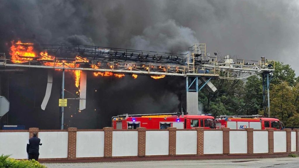 Pożar hali gostyńskiej cukrowni. Nikomu nic się nie stało