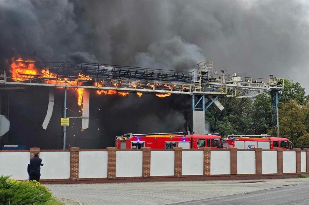 Ogromne straty po pożarze cukrowni. Wiadomo, kto wzniecił ogień