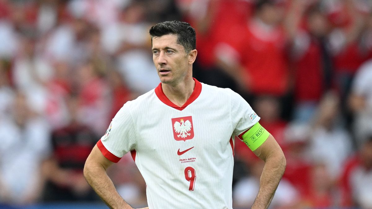 BERLIN, GERMANY - JUNE 21: Robert Lewandowski of Poland shows dejection after Marko Arnautovic of Austria (not pictured) scores his team's third goal from the penalty spot during the UEFA EURO 2024 group stage match between Poland and Austria at Olympiastadion on June 21, 2024 in Berlin, Germany. (Photo by Stuart Franklin - UEFA/UEFA via Getty Images)