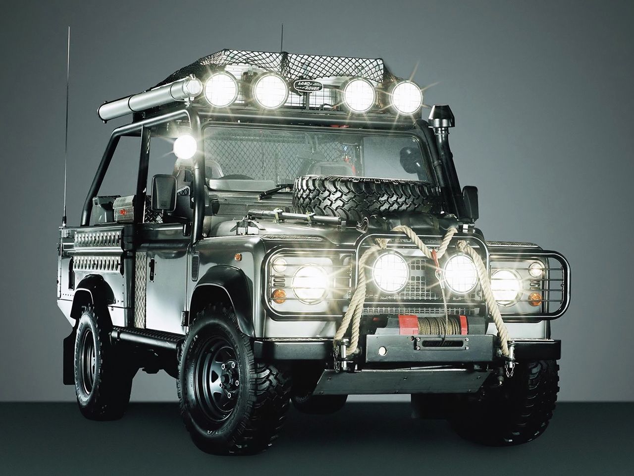 Land Rover Defender 90 Tomb Raider (2001)