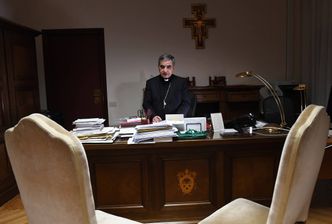 Kardynał oskarżony o nadużycia finansowe. Precedens w skali 300 lat