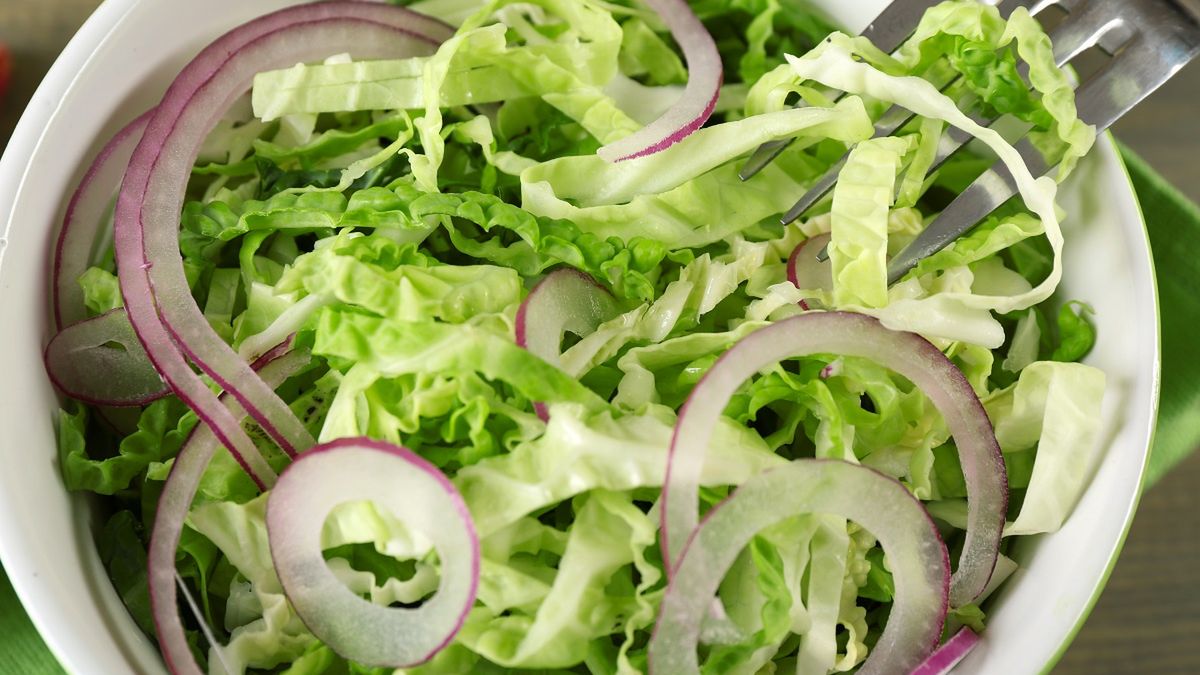 W 5 minut robię sałatkę na grilla. Do karkówki i kiełbasy pasuje jak żadna inna