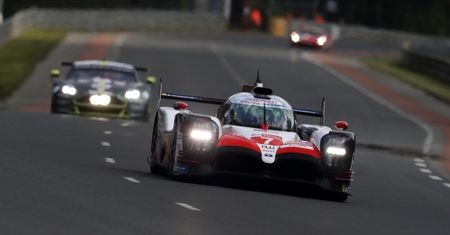 Wszyscy patrzą na hybrydy. Toyota wystartuje z Pole Position