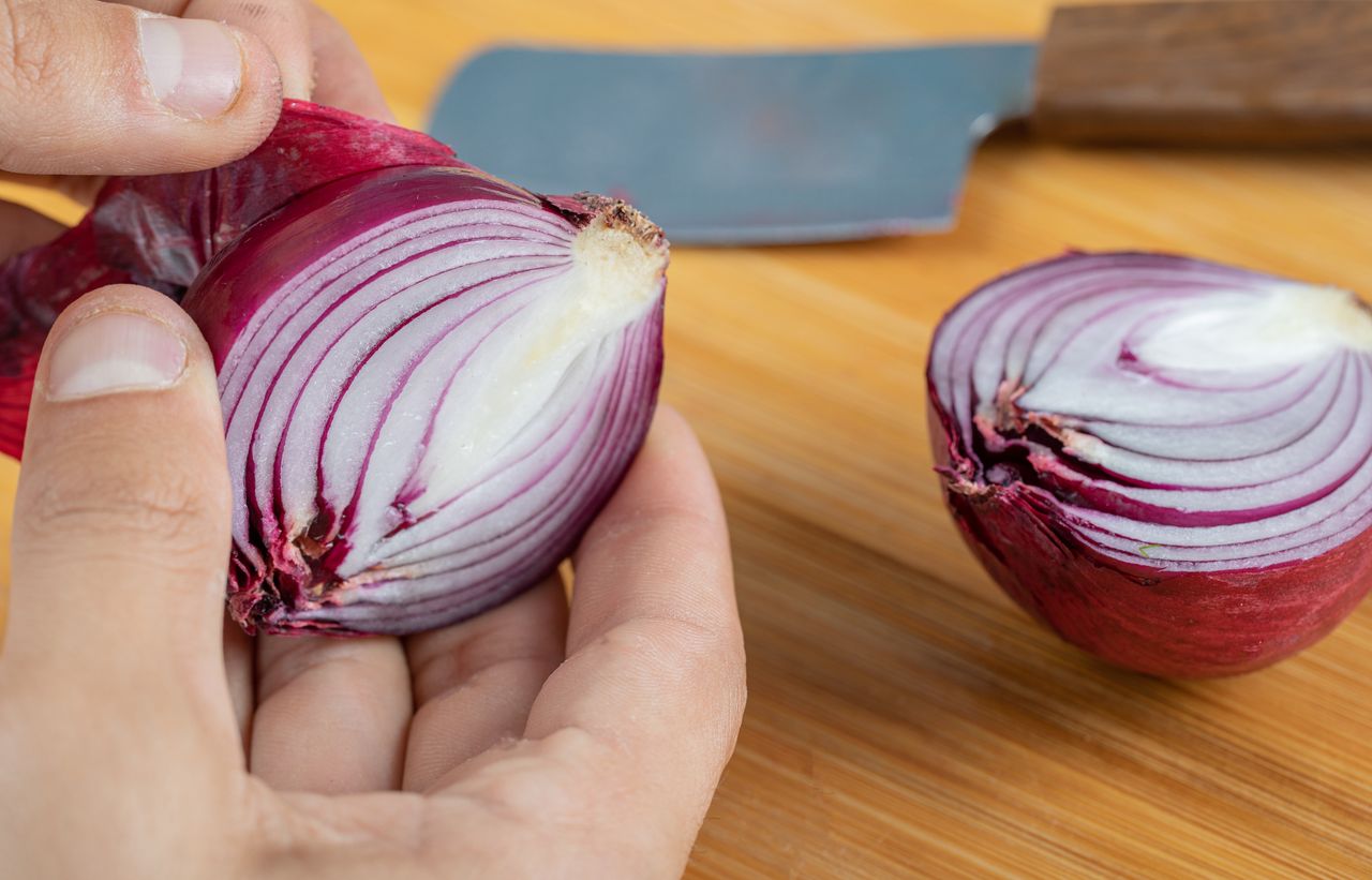 How to peel and slice onions without shedding a tear