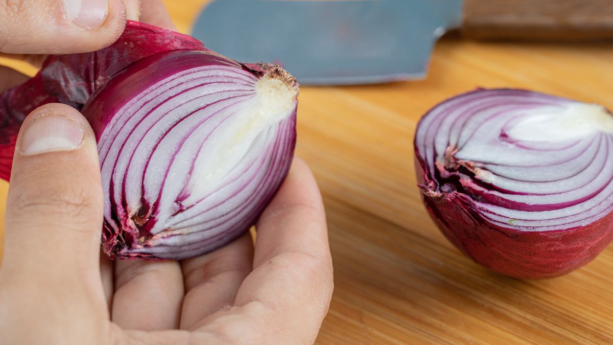 Jak szybko obrac cebulę?