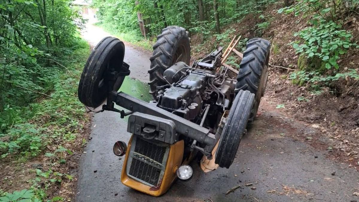 Cudem uniknął śmierci. 81-latek przygnieciony przez ciągnik