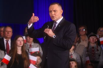 Cudzoziemcy dostają sygnał. Obywatelstwo trudniej dostępne