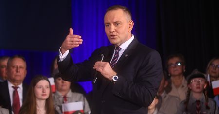 Cudzoziemcy dostają sygnał. Obywatelstwo trudniej dostępne