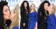 Czułe pocałunki Cher i Meryl Streep na premierze "Mamma Mia 2"...