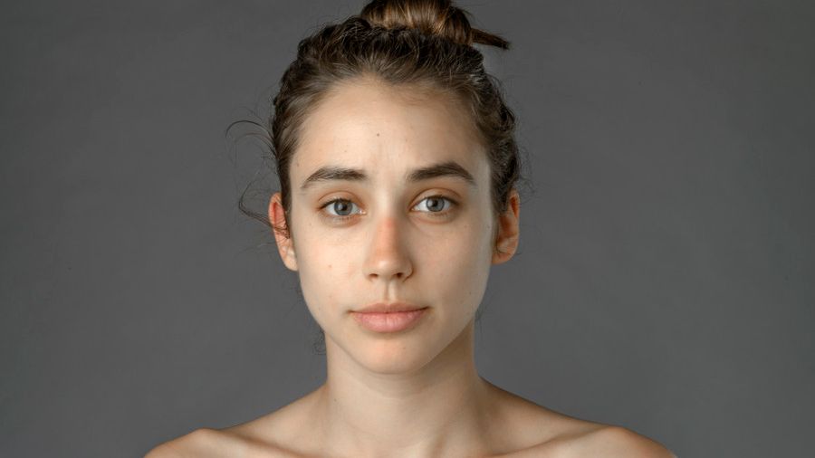 Co się stanie, gdy jeden portret przerobi 25 grafików z różnych krajów? 1