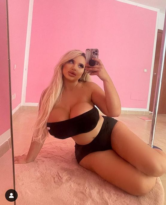 Instagramerka wydała fortunę, by wyglądać jak lalka barbie