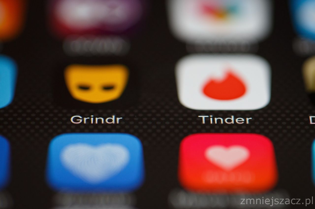 Tinder i Grindr na liście aplikacji udostępniających dane użytkowników osobom trzecim.