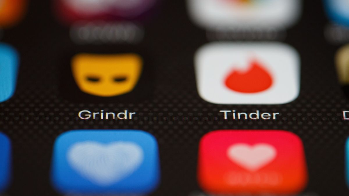 Tinder i Grindr na liście aplikacji udostępniających dane użytkowników osobom trzecim.